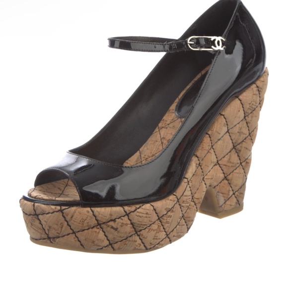 Chanel Interlocking CC Logo Sandals - Picture 1 of 5